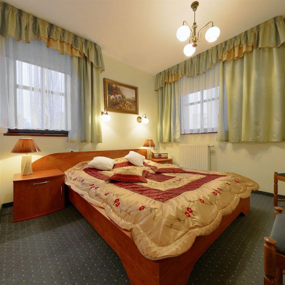Hotel Restauracja Podzamcze Szczecin Bagian luar foto