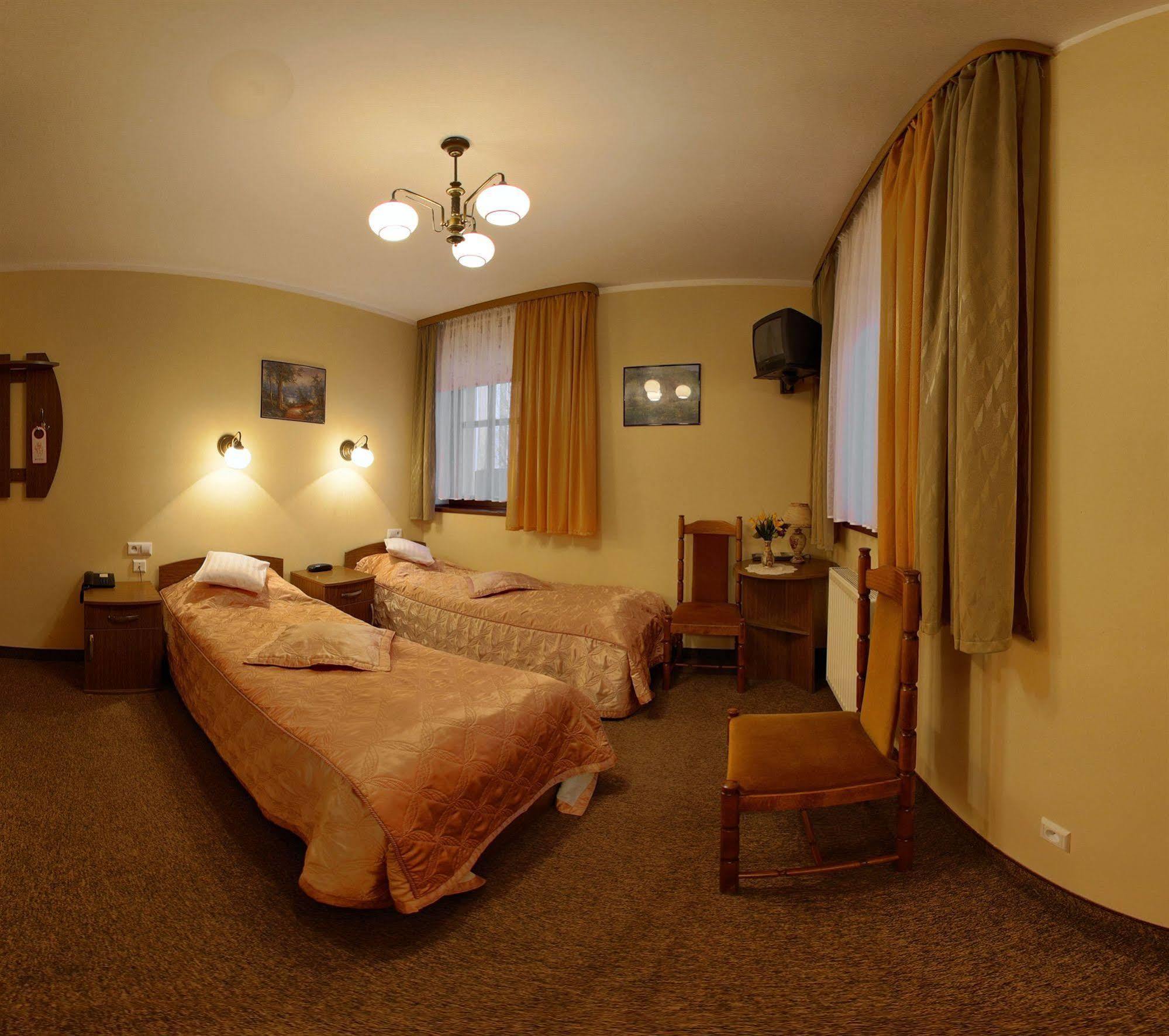 Hotel Restauracja Podzamcze Szczecin Bagian luar foto