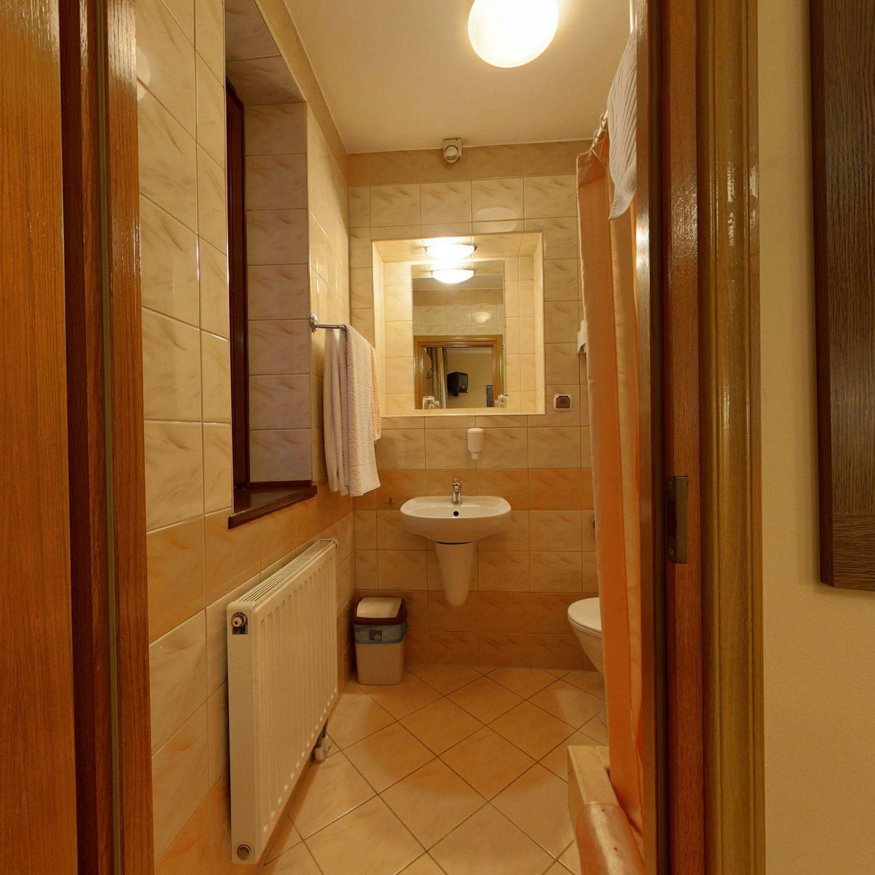 Hotel Restauracja Podzamcze Szczecin Bagian luar foto