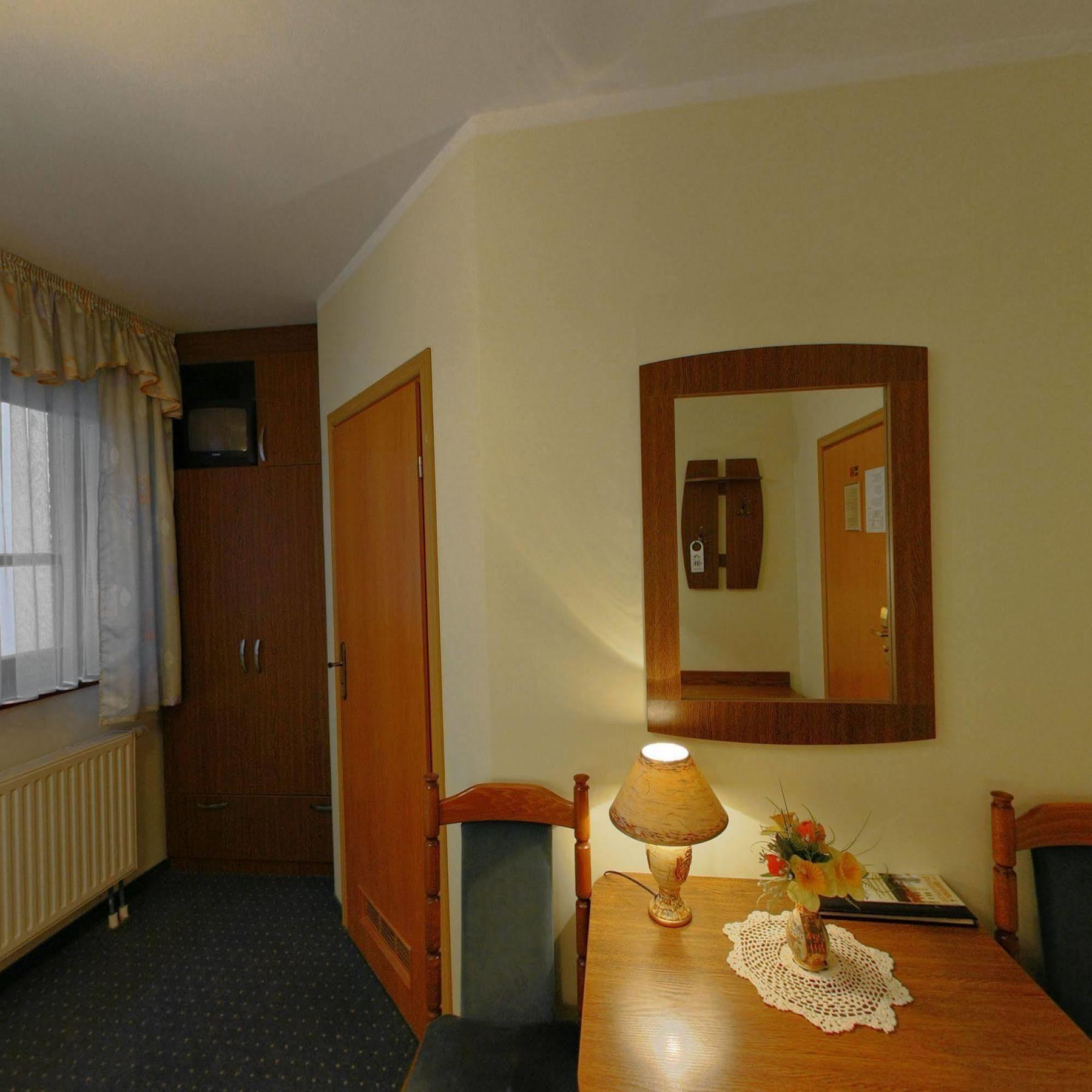Hotel Restauracja Podzamcze Szczecin Bagian luar foto