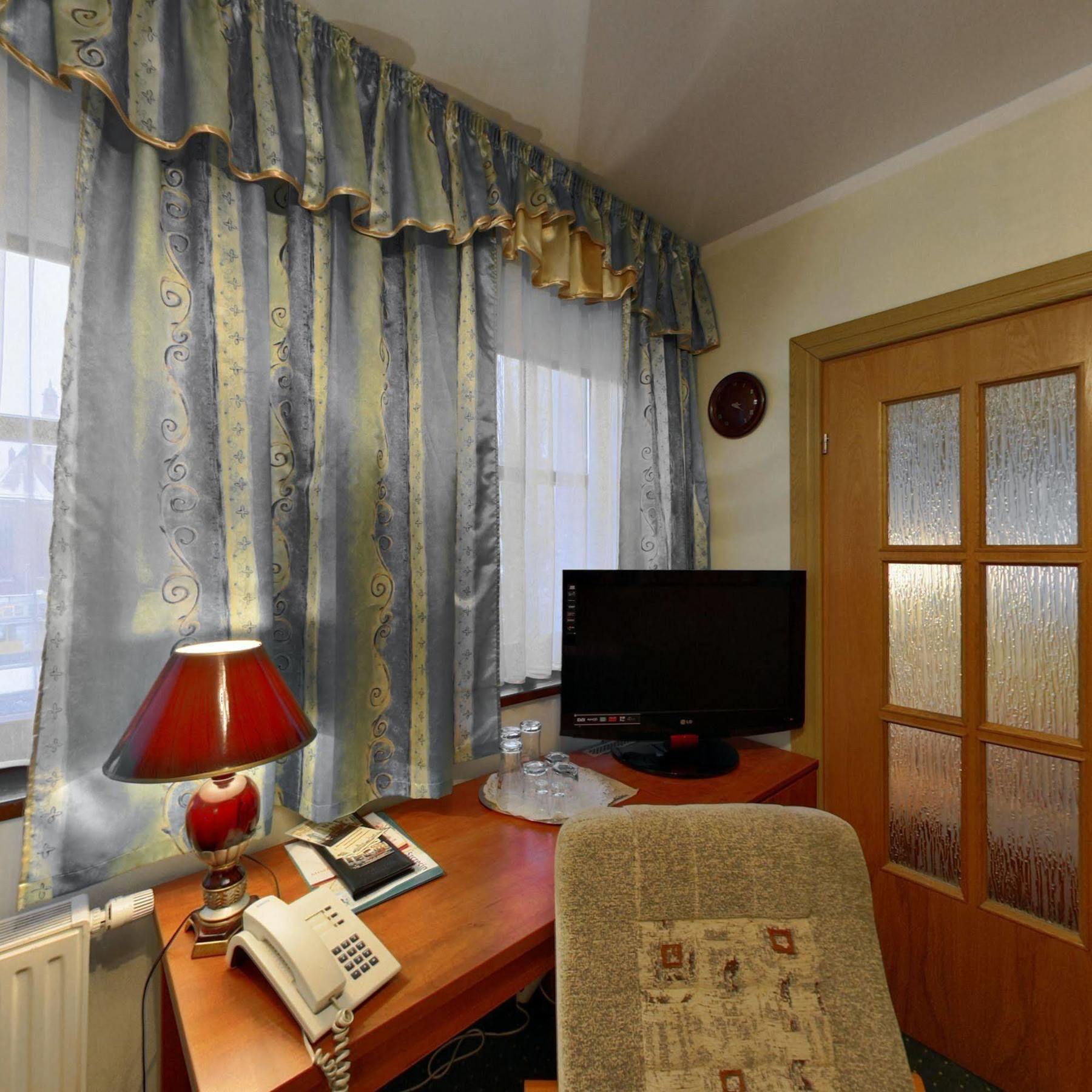 Hotel Restauracja Podzamcze Szczecin Bagian luar foto