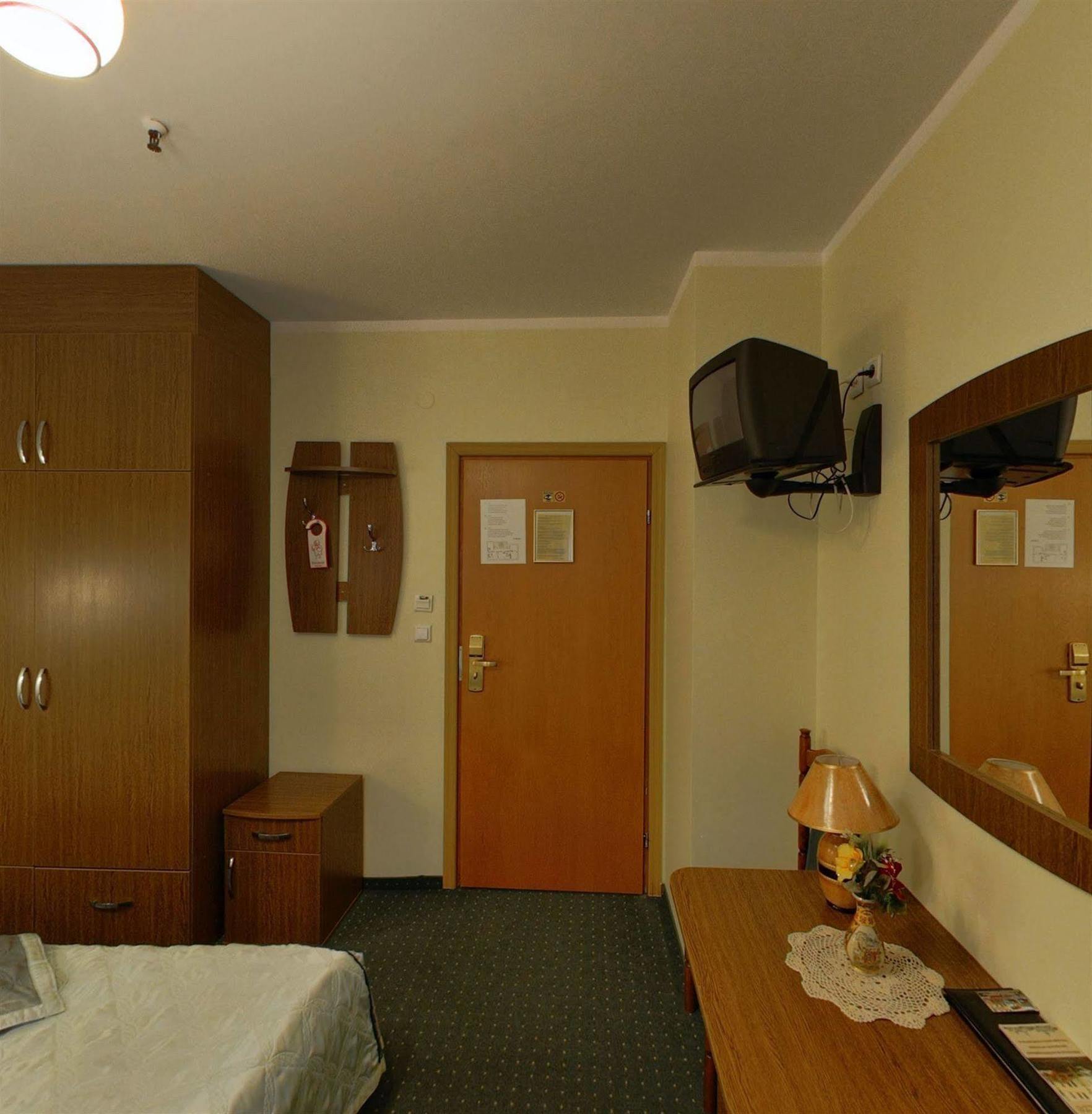 Hotel Restauracja Podzamcze Szczecin Bagian luar foto
