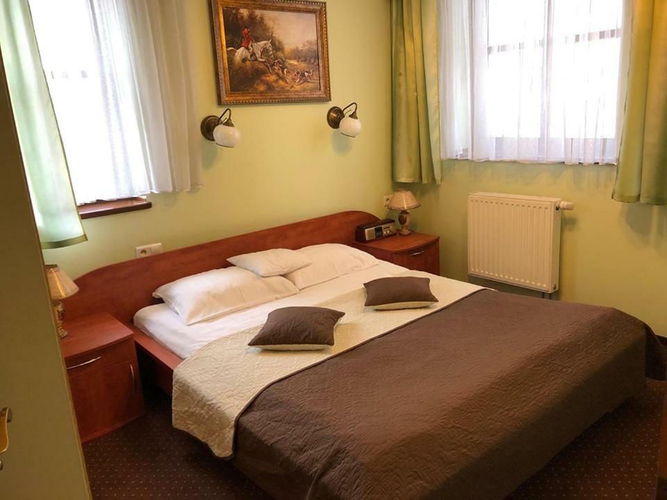 Hotel Restauracja Podzamcze Szczecin Bagian luar foto