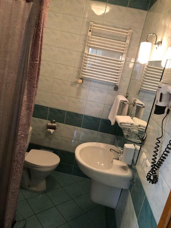 Hotel Restauracja Podzamcze Szczecin Bagian luar foto